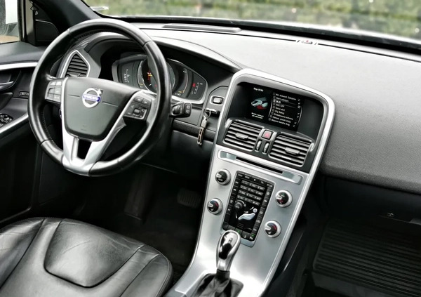 Volvo XC 60 cena 89800 przebieg: 103800, rok produkcji 2016 z Janowiec Wielkopolski małe 497